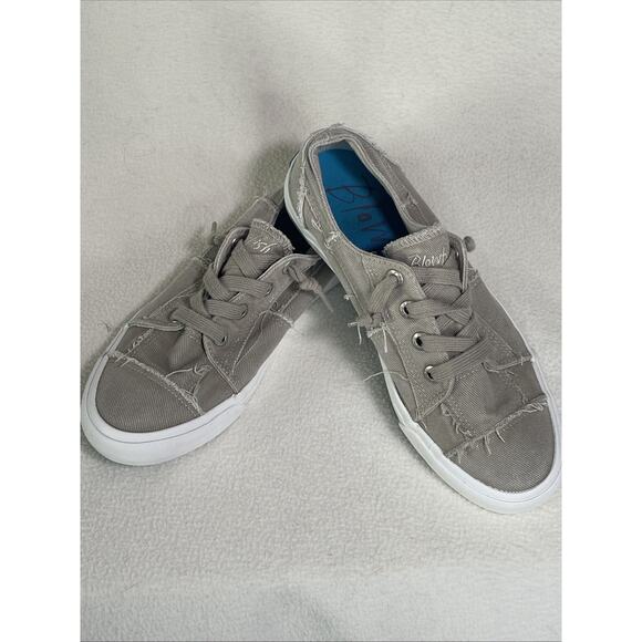 Blowfish tan 100% cotton uppers lace up distressed sneakers size 9 - Picture 1 of 6